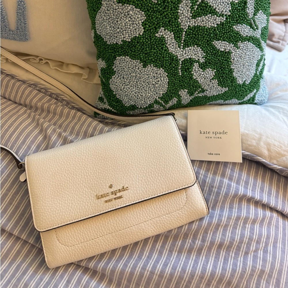 White Kate Spade crossbody bag